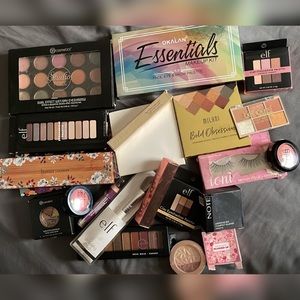 Muchos maquillajes nuevos sombras lipsticks concelear